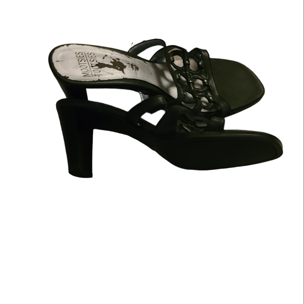 Mootsie Tootsies sandal open toe for women.